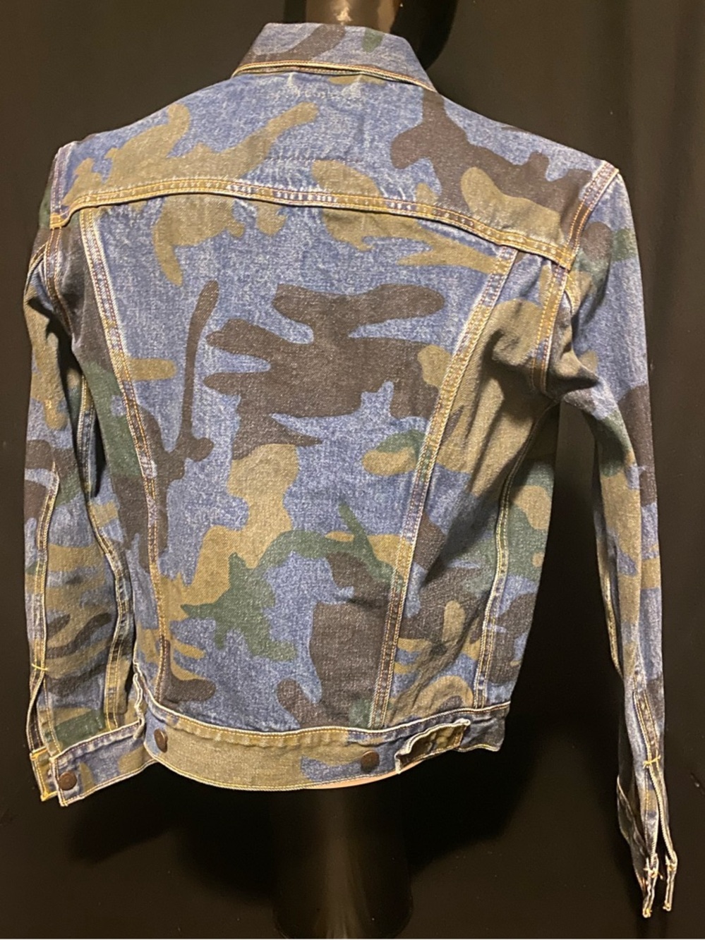 Levi's Blue and Green Camo Denim Jacket  Special Edition Only worn once - Picture 3 of 13